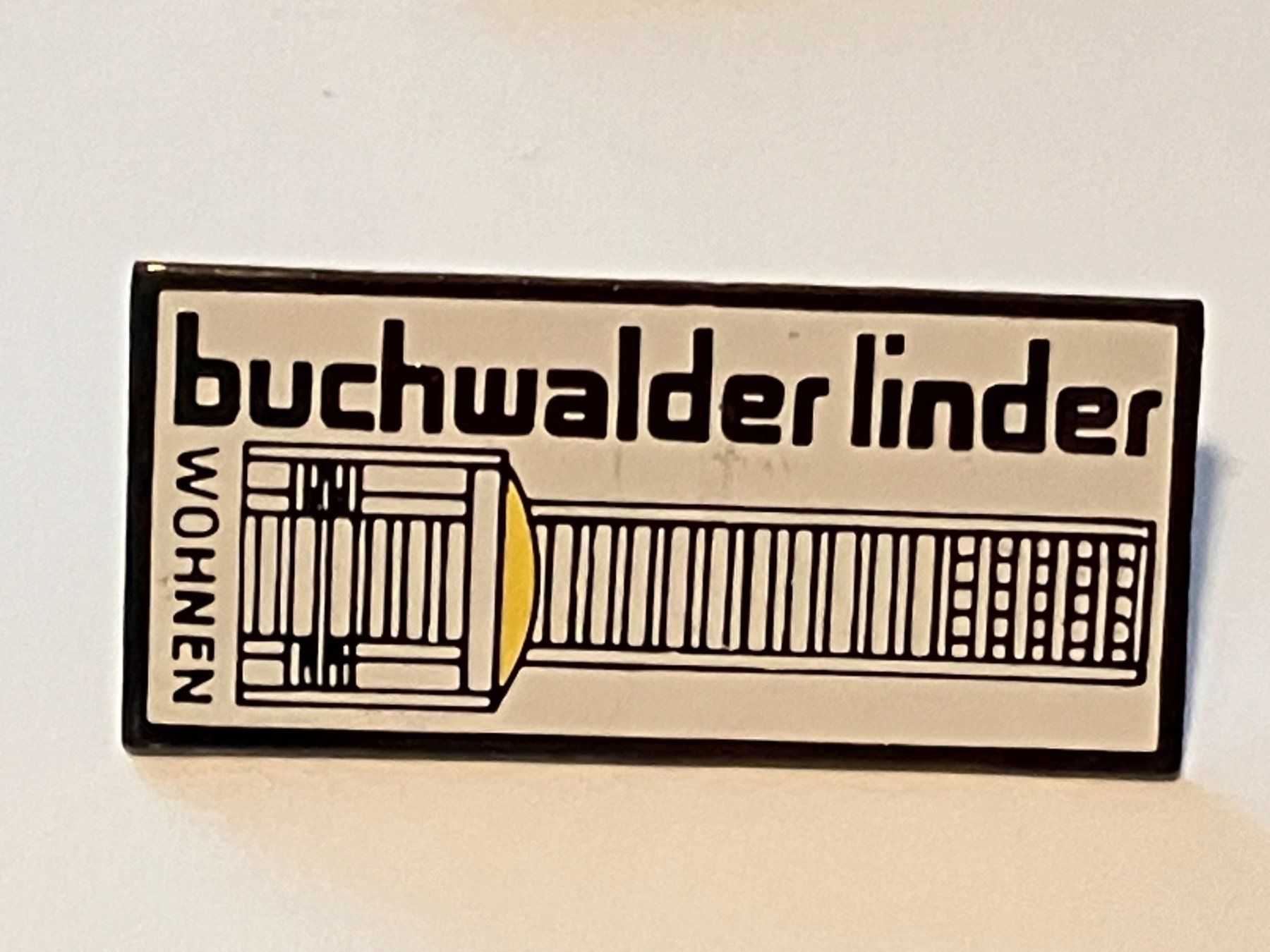 Placchette & Badge: 1 Pin Buchwalder Linder Wohnen – Usato da Basel venduto da djwwpp