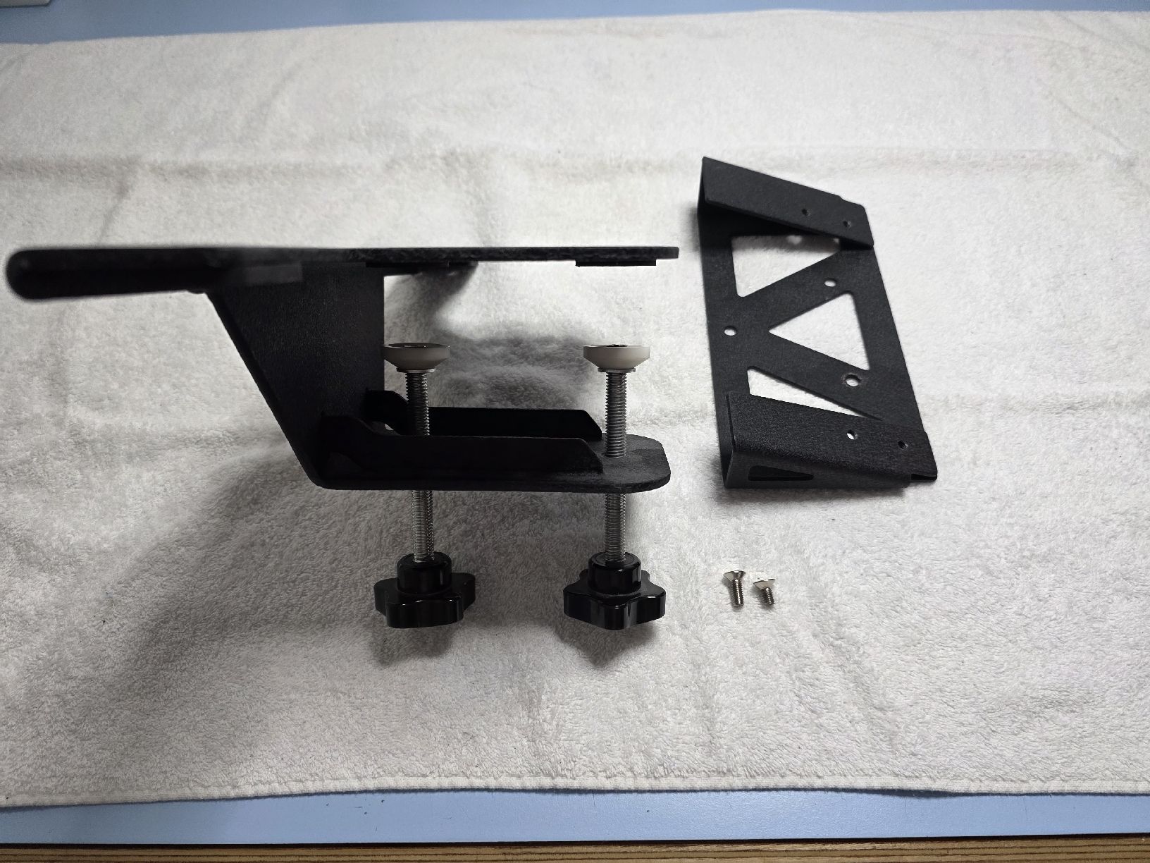 Fanatec Supporti a parete: Fanatec Tischklemme – Usato da Wetzikon ZH venduto da Patrick781 2
