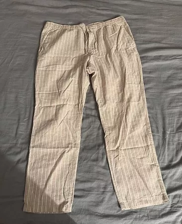 Beige Hose mit Streifen 