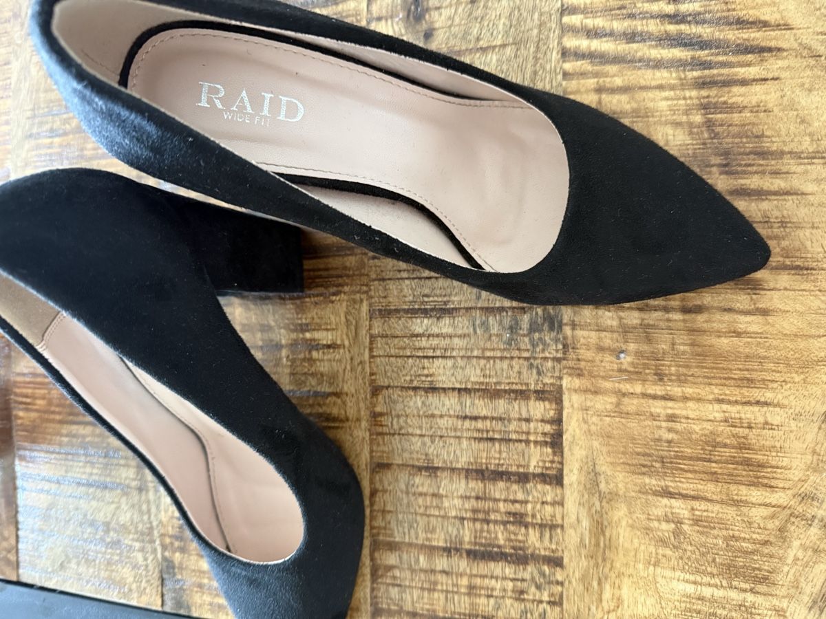 Damenschuhe: Raid Pumps schwarz Wildlederoptik  – Gebraucht aus Basel von sophiaa12 1