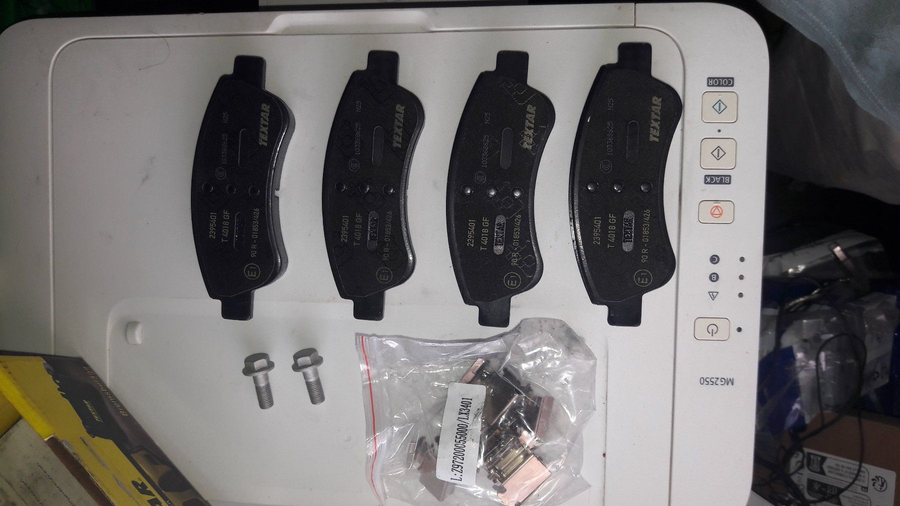 Tutti pezzi di ricambio auto: Textar Bremsbelag Q+ x4 Neu – Nuovo e nell'imballaggio originale da Laufen venduto da Mann455 2