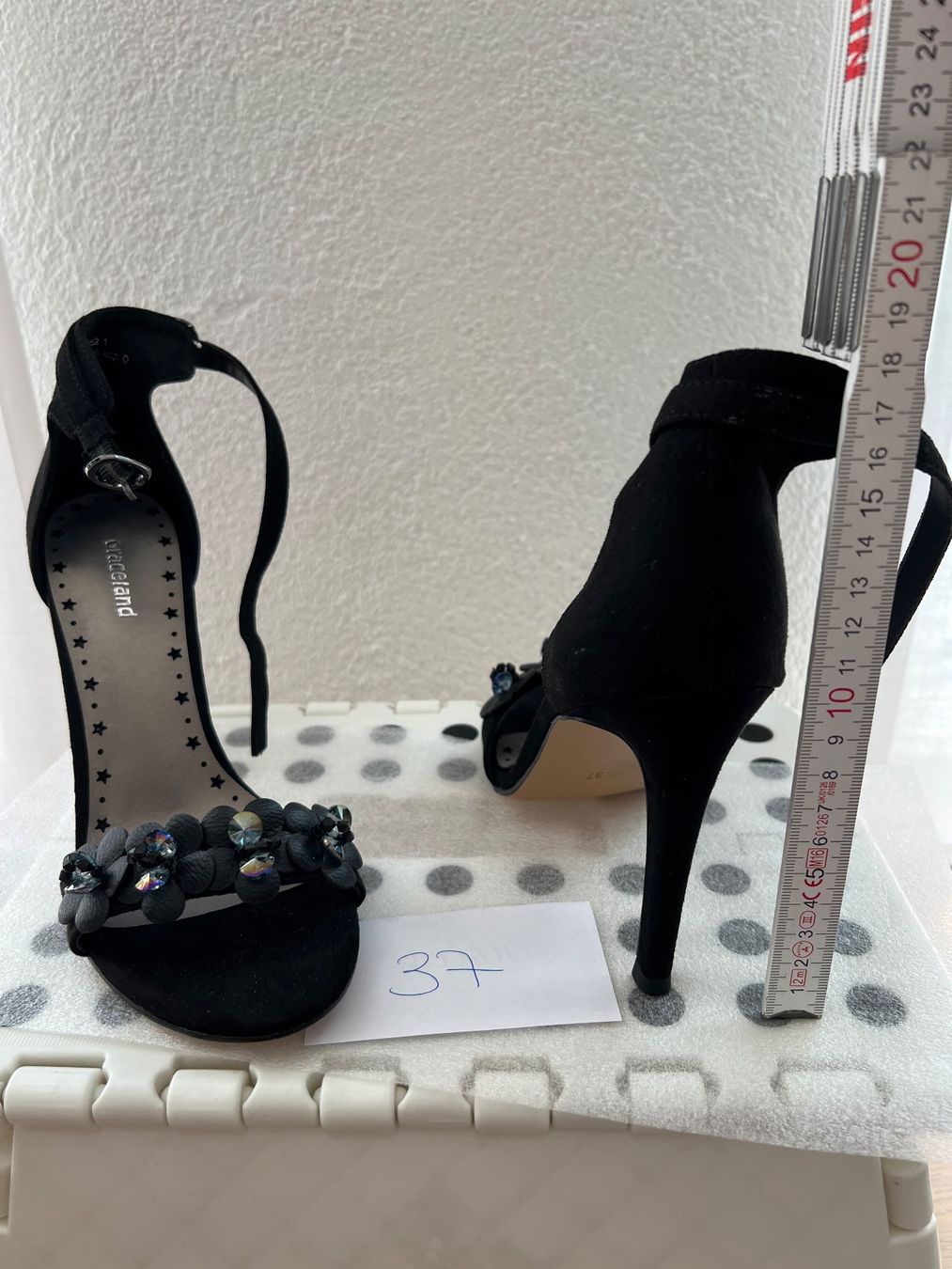 Dosenbach Scarpe da donna: Schwarze Pumps mit Blumen - ungetragen – Nuovo (secondo la descrizione) da Jona venduto da n.ferrari 2