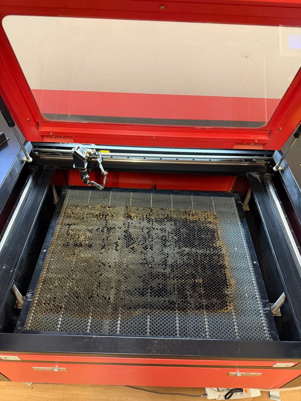 Toutes les machines: Laser CO2 - 100 W – D'occasion à Zürich par Bronczez 1