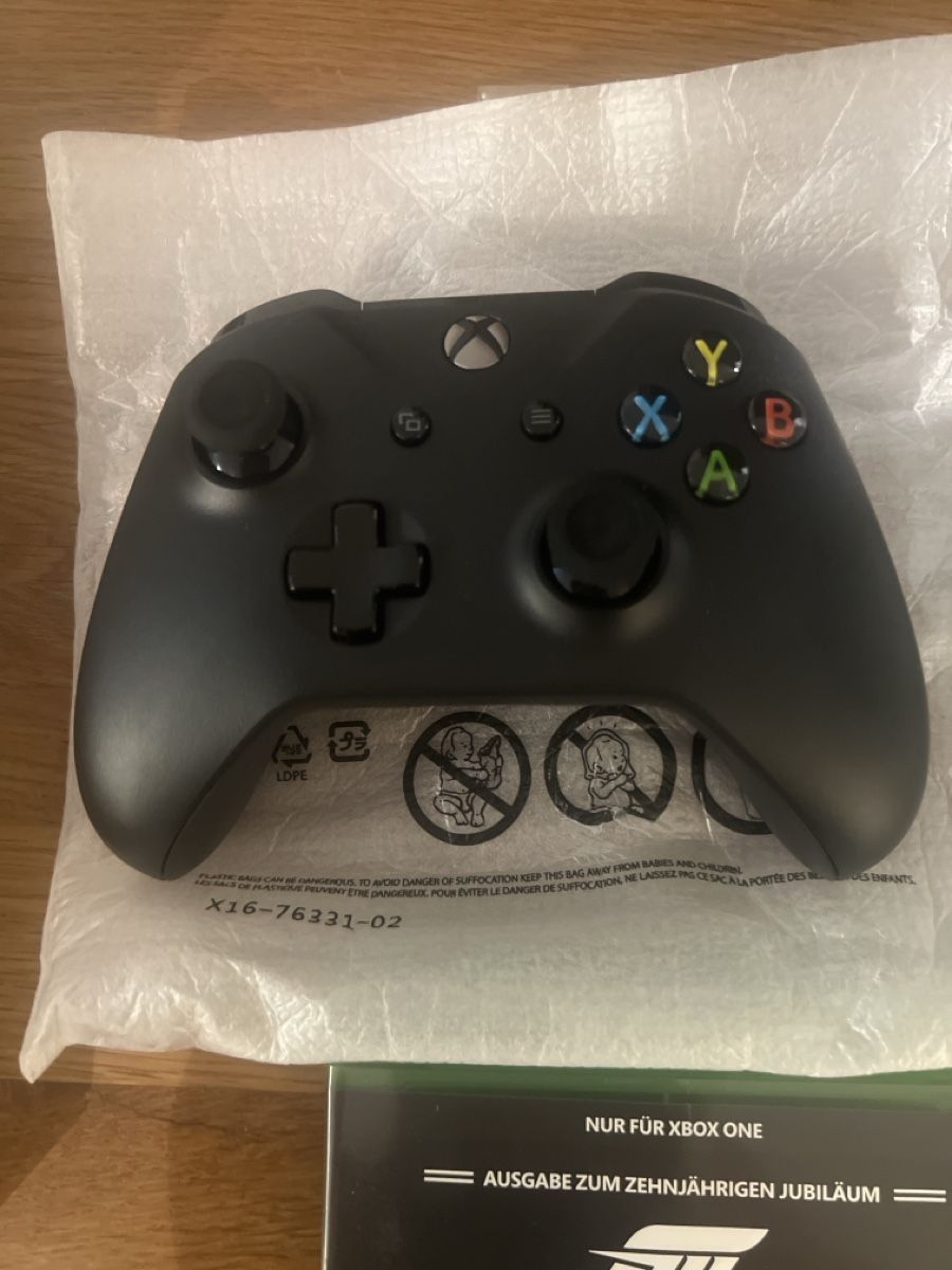 Microsoft Console: Xbox One X 1TB Bundle mit 4 Spielen neuwertig  – Nuovo (secondo la descrizione) da Uznach venduto da Apuutze 3