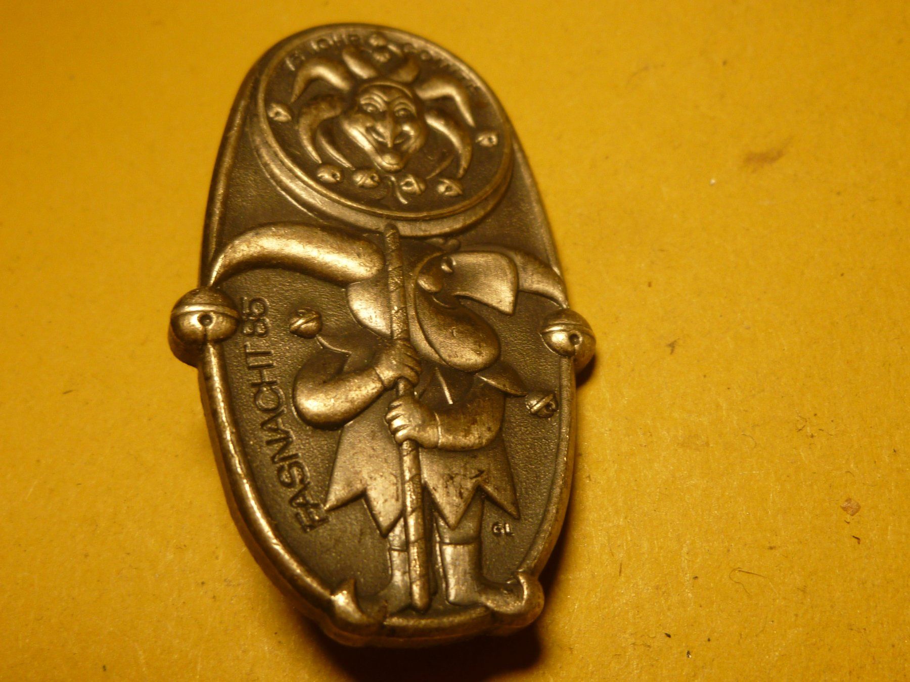 Placchette & Badge: BASEL 1985 SILBER – Usato da Ried (Muotathal) venduto da Mandarin02