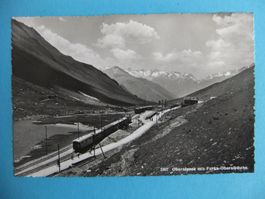 Oberalpsee mit Furka-Oberalpbahn
