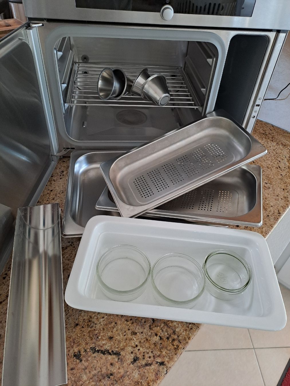 Miele Forni: Four à vapeur Miele DG1050 – Usato da Saubraz venduto da fanf 3