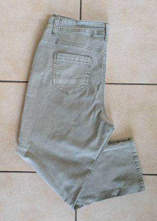 Hose Capri bzw. 3/4 "Chicorée" Gr. M (wie neu)