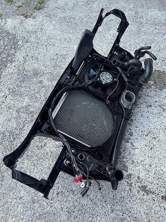 Tutti pezzi di ricambio auto: Audi a4 b5 2.5 TDI kühlerpaket – Usato da Oetwil am See venduto da CarParts 2
