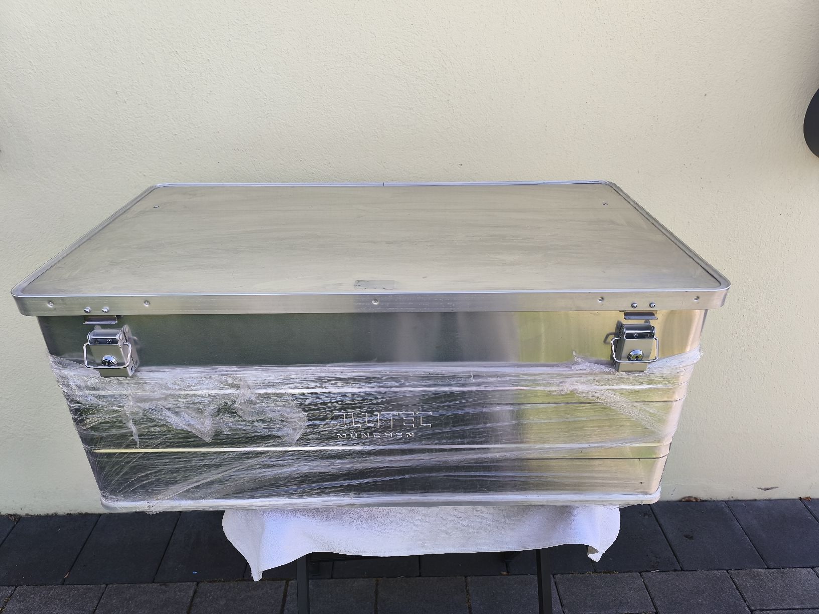 Casse di trasporto: Alu Box NEU Gross – Nuovo e nell'imballaggio originale da Recherswil venduto da Sruscha58