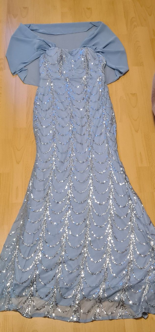 Vestiti: Elegantes, hellblaues Abendkleid mit Stola, Grösse 40-42 – Nuovo (secondo la descrizione) da Beromünster venduto da gha_pd9j