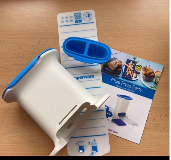 Tupperware Contenitori & Simili: Multi Press Party Tupperware – Nuovo (secondo la descrizione) da Monthey venduto da Jenny73