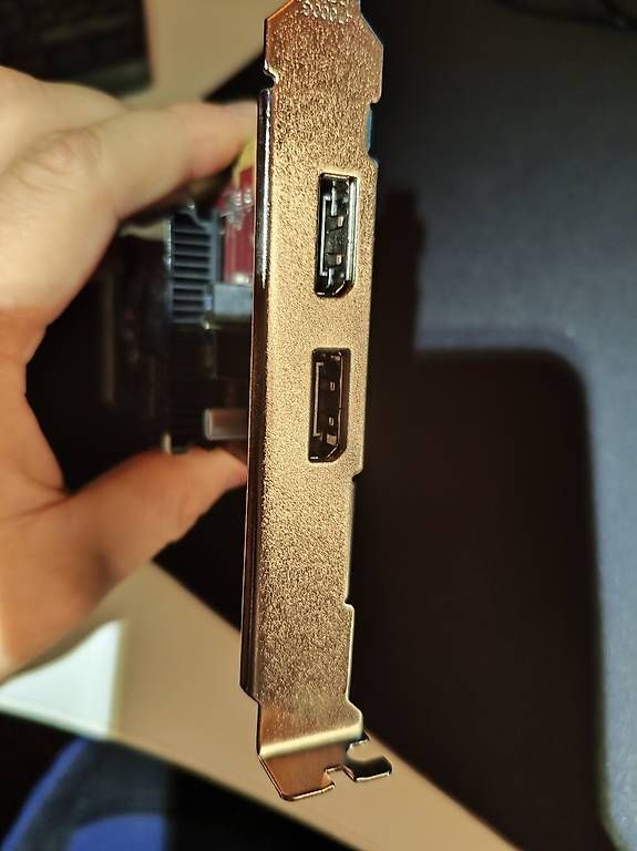 Amd Cartes graphiques: AMD FirePro W2100 – D'occasion à Neuenkirch par Metal_666 1