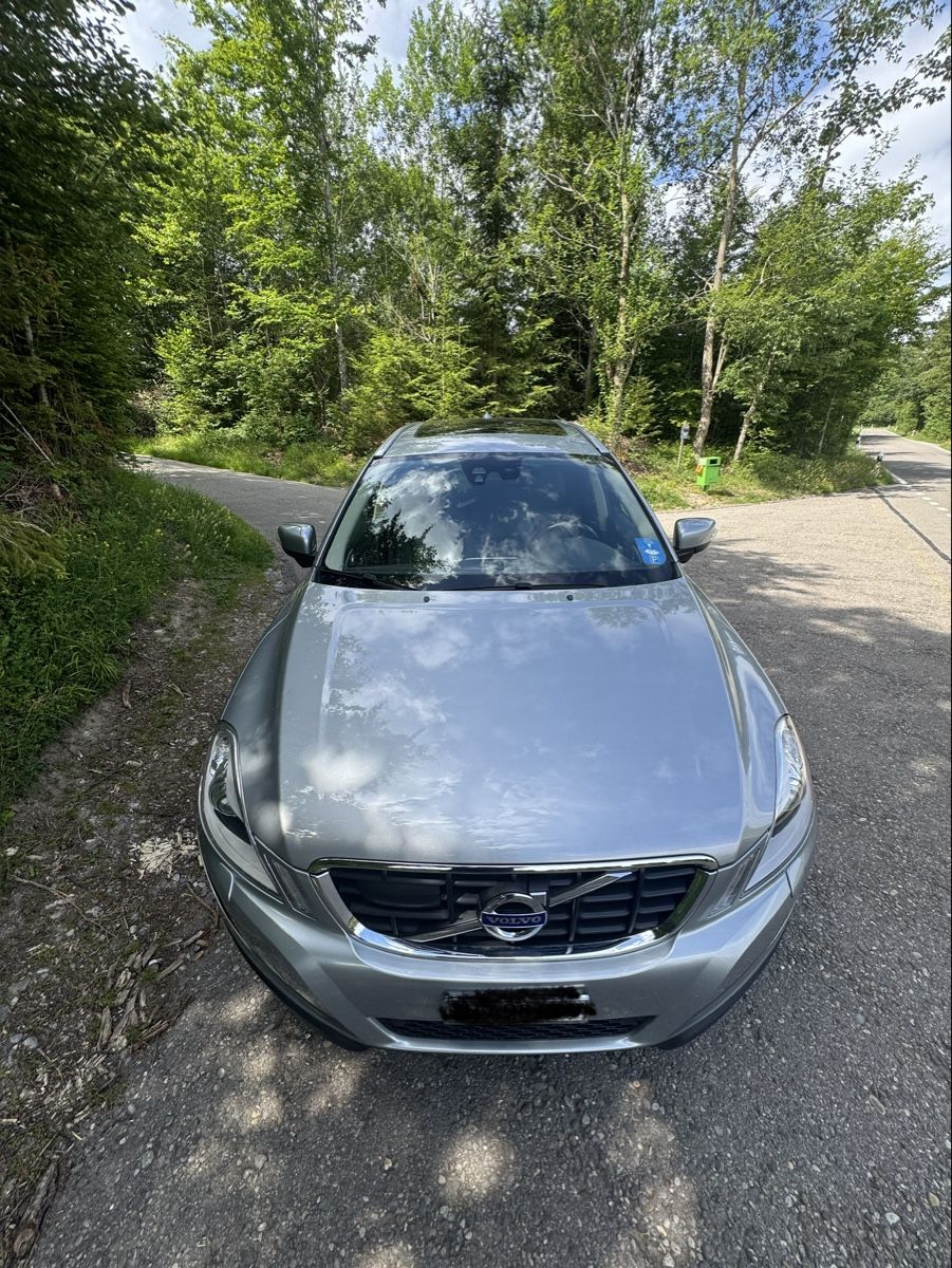 Volvo Automobili: Volvo XC60 D3 AWD Silber - Ocean Race – Usato da Zürich venduto da Jazz4000 2