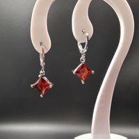 Silber 925 Ohrringe mit roten Kristallen, Rhodiniert 