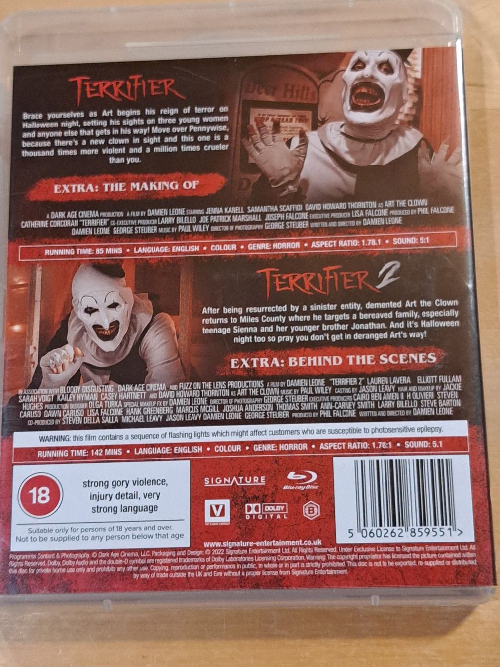 Tutti i DVDs: Blu-Ray Terrifier und Terrifier 2, The Bloody Double – Nuovo (secondo la descrizione) da Unterseen venduto da Kanica 2