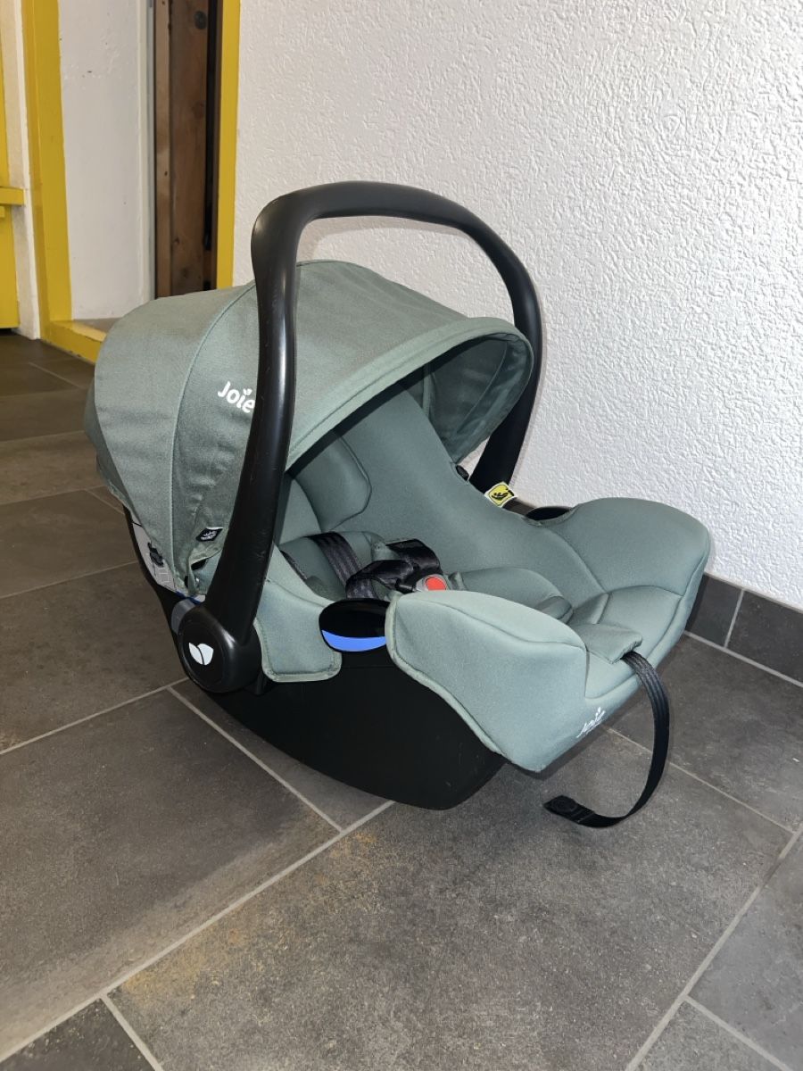 Joie Seggiolini per auto: Joie Babyschale I-Snug mit Isofix Base – Usato da Wilderswil venduto da StefLeSherif 2