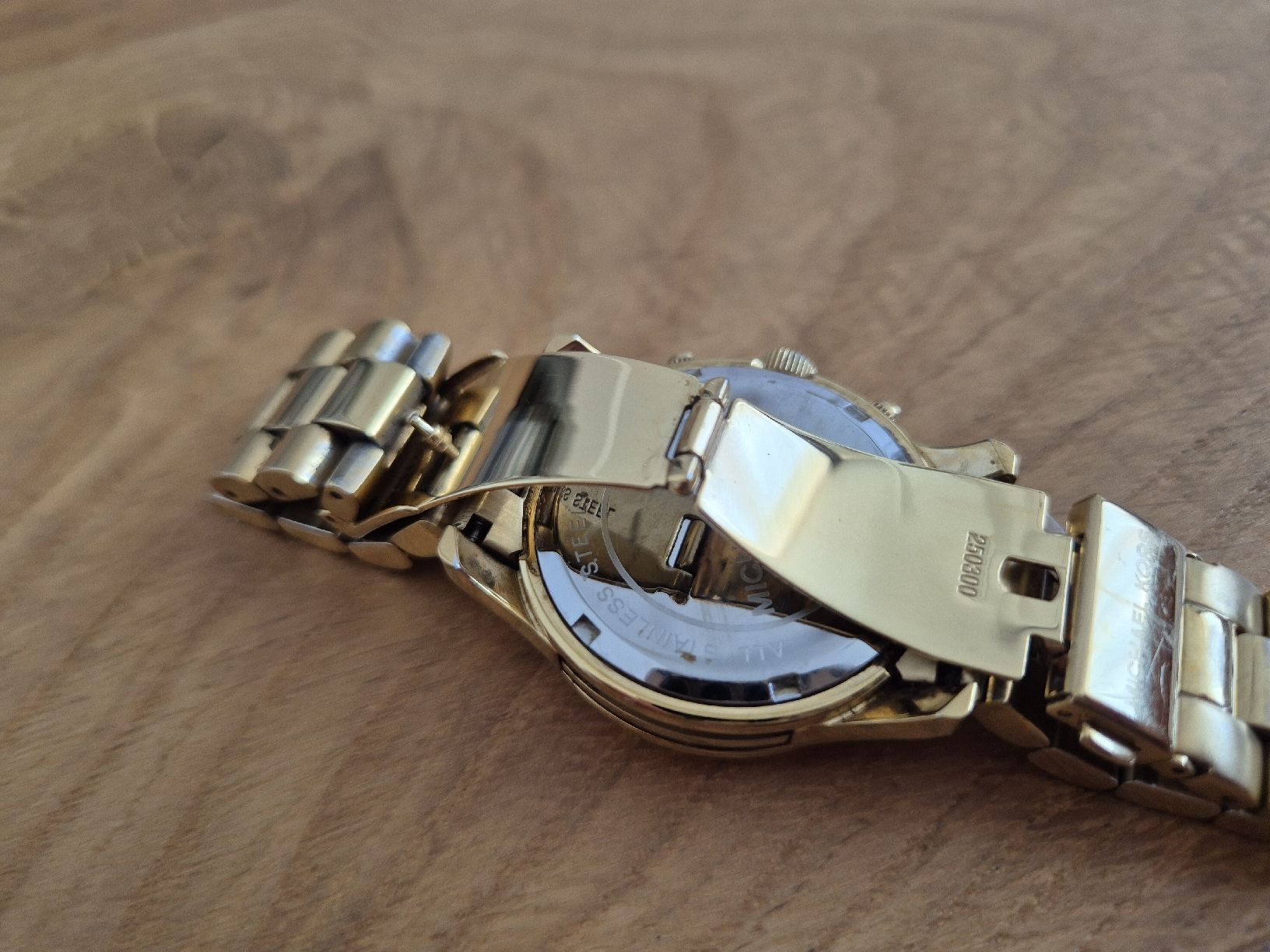 Michael Kors Uhren: Michael Kors Damenuhr goldfarben – Gebraucht aus Wetzikon ZH von mar_8jrl 6