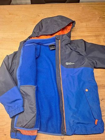 Outdoorjacke / Regenjacke Jack Wolfskin, Gr. 140
