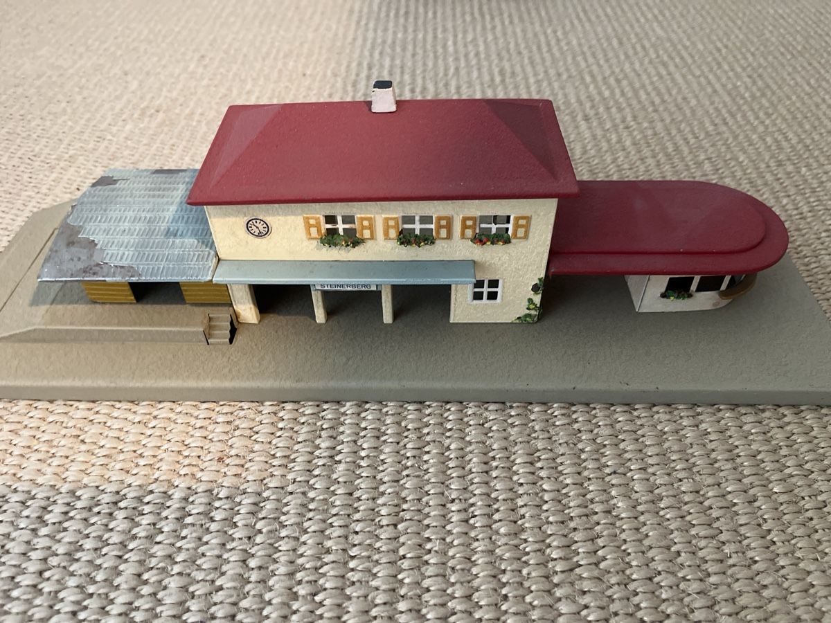 Modelleisenbahnen: Modellbahn Gebäude Bahnhof Steinerberg – Gebraucht aus Zumikon von omorax 2