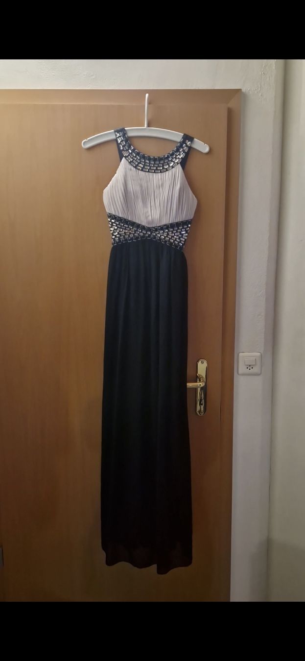 Kleider: Abendkleid lang schwarz Grösse 38 mit Schmucksteinen Neu – Gebraucht aus Bubendorf von ang_b829