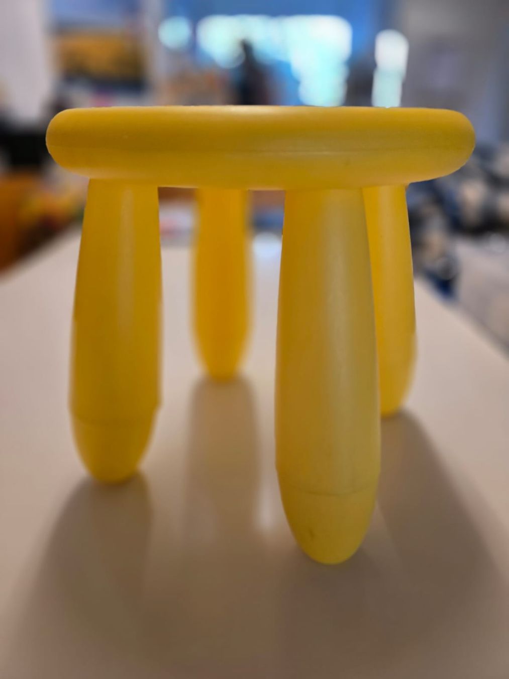 Ikea Hocker: Ikea Kinderhocker Mammut – Gebraucht aus Lyss von cyr_gc9f 1