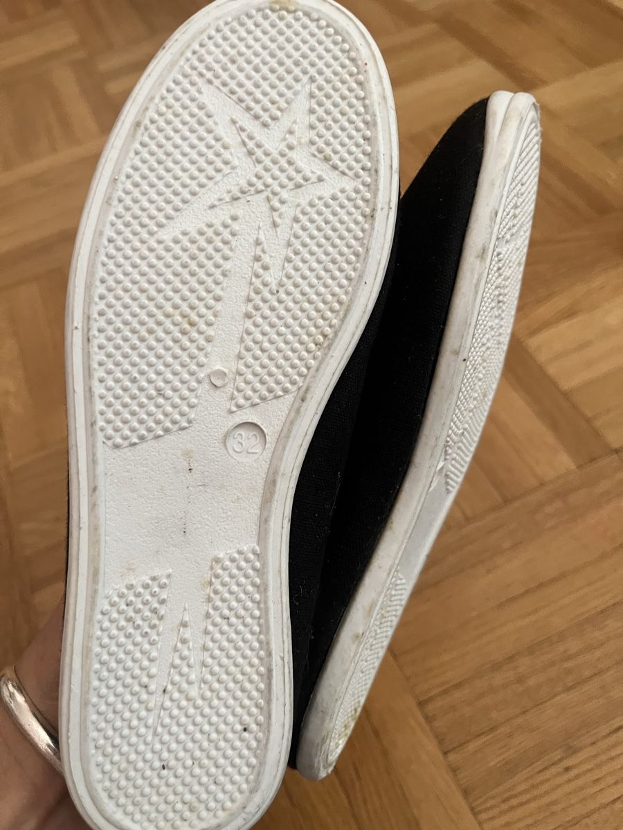 Schuhe für Jungen: Basanes chaussures de gym 32 – Gebraucht aus Bellevue von utilisatratice 1