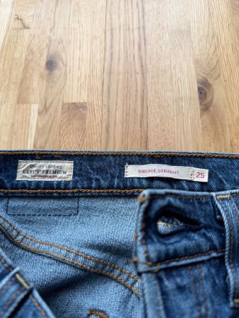 Levis Ribcage Straight 25/32