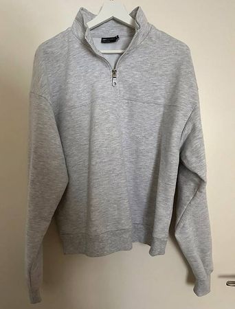 Grauer Pullover / Sweatshirt Gr. 38 von Asos