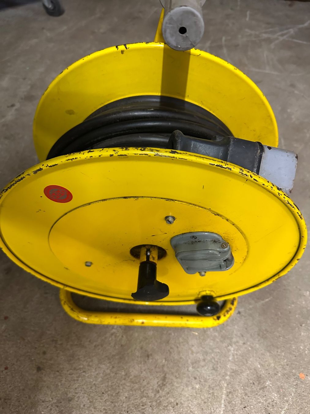 Cavi: Kabelrolle J 15/4 Pol 380V – Usato da Huttwil venduto da Bolpa