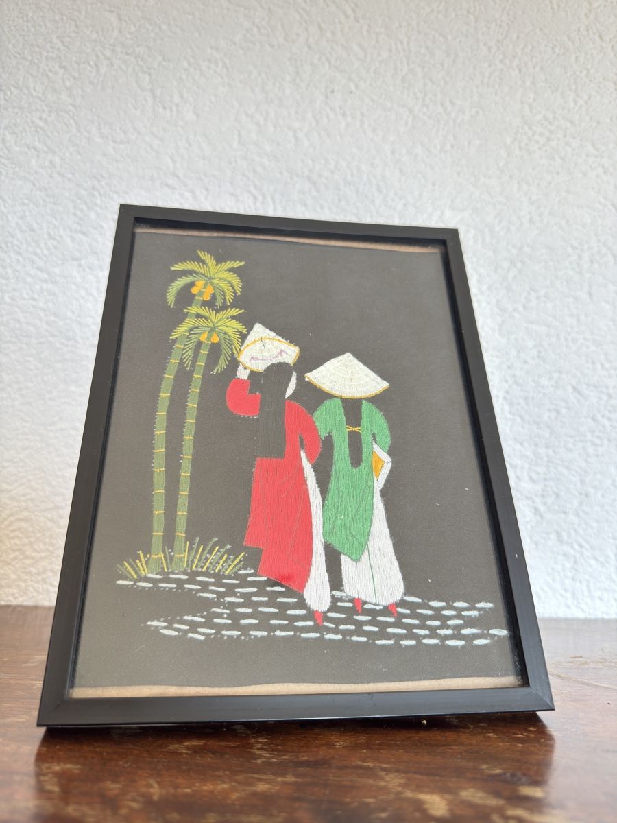 Poster & Bilder: Asiatisches Stickbild, gerahmtes Kunstwerk – Gebraucht aus Hinterkappelen von hugo_sophian