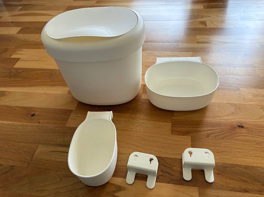 Wickeltisch & Zubehör: Poubelle et bacs de table à langer – Gebraucht aus Gland von Diamond_Walbrow