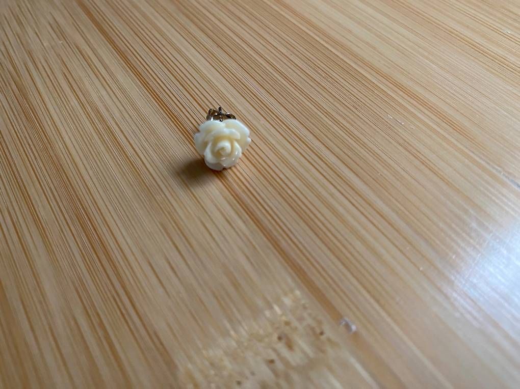 Orecchini pendenti & Orecchini a lobo: Ohrstecker Rose cremefarben – Usato da Rumisberg venduto da Simba97 3