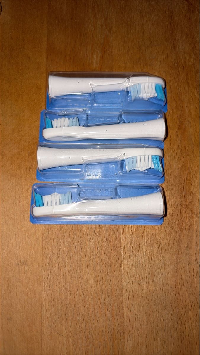 Oral B Soins dentaires: Oral-B Zahnbürstenköpfe – Neuf avec emballage d'origine à Jakobsbad par FriedelSchmitt