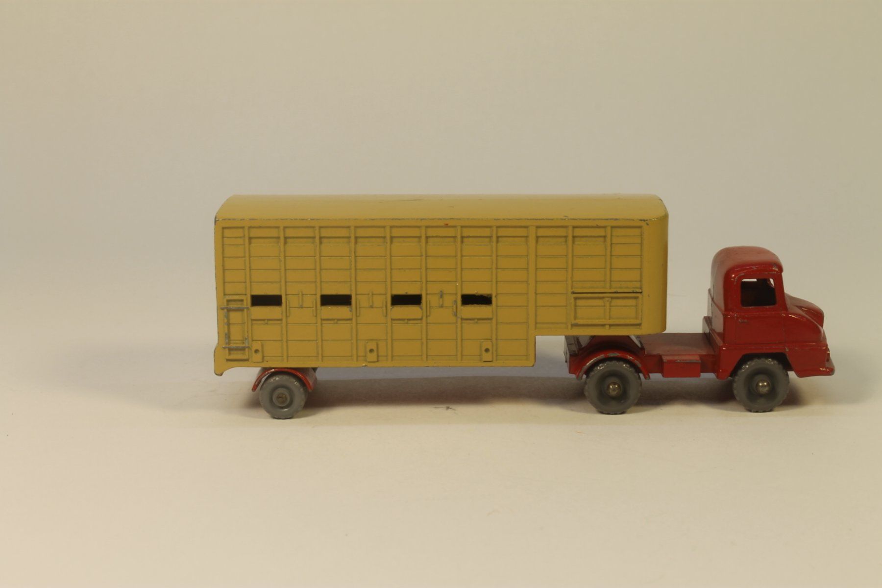 Matchbox Modellini d'auto: Matchbox Major Pack M7A Cattle Truck – Usato da Zofingen venduto da Trukli58 1