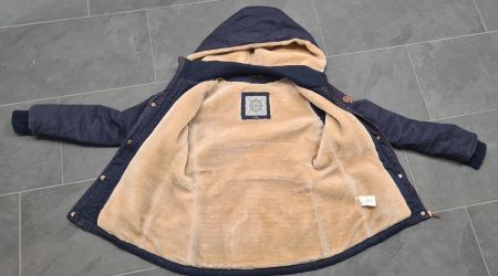 Warme Winterjacke Gr. S mit Kapuze Teddyfellfutter