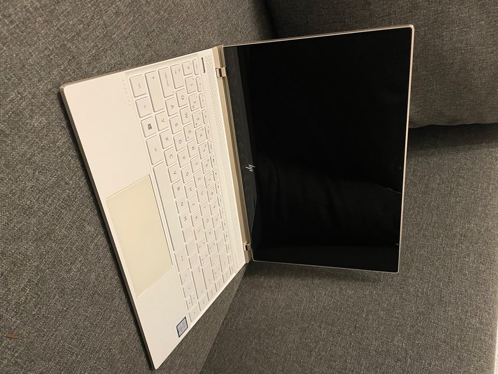 HP Spectre Laptop (Gebraucht) in Sevelen für CHF 240 – mit Lieferung ...