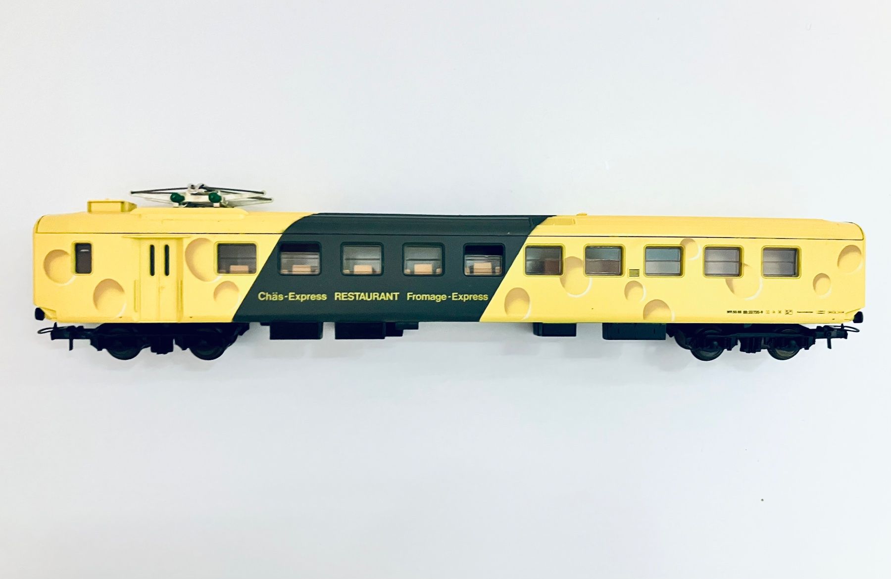 Lima Modellini di ferrovie: SBB CHÄS EXPRESS Speisewagen mit Pantho. H0 – Usato da Oberbuchsiten venduto da Orsetto24 7