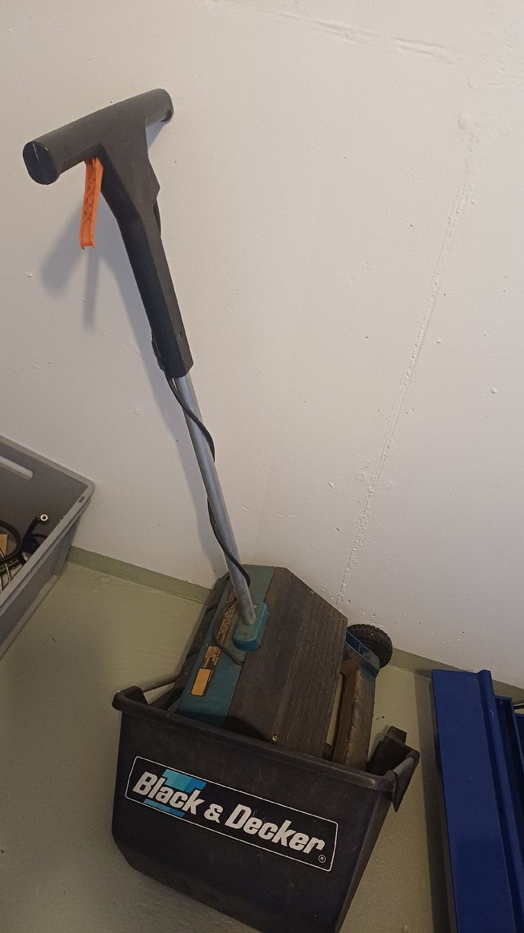 Attrezzi per la lavorazione del suolo: Vertikutierer Black & Decker – Usato da Degersheim venduto da Alphi