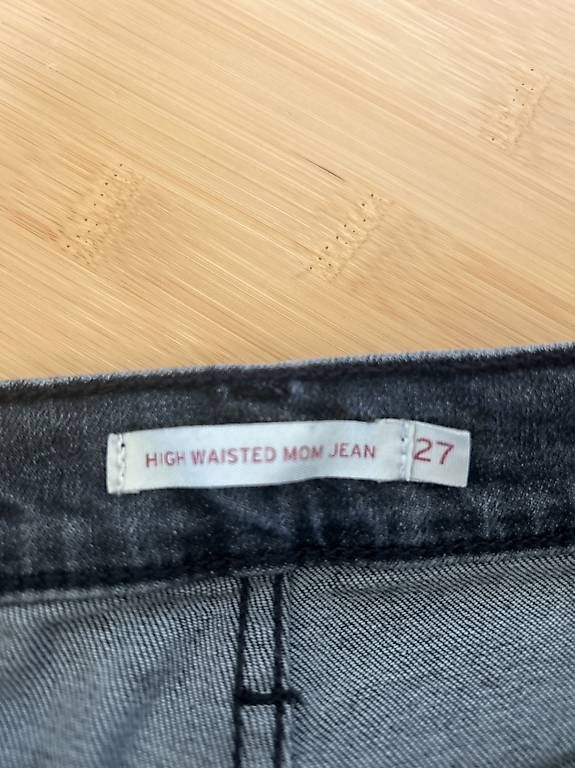 Levi's Jeans: Levis Mom Jeans Gr.27 – Usato da Oberwil BL venduto da moi_5mv5 2