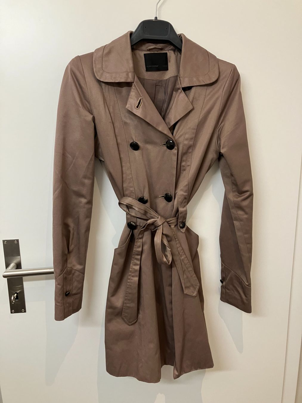 Vero Moda Manteaux: Trenchcoat, Grösse 34 Vero Moda – D'occasion à Spiez par JaS