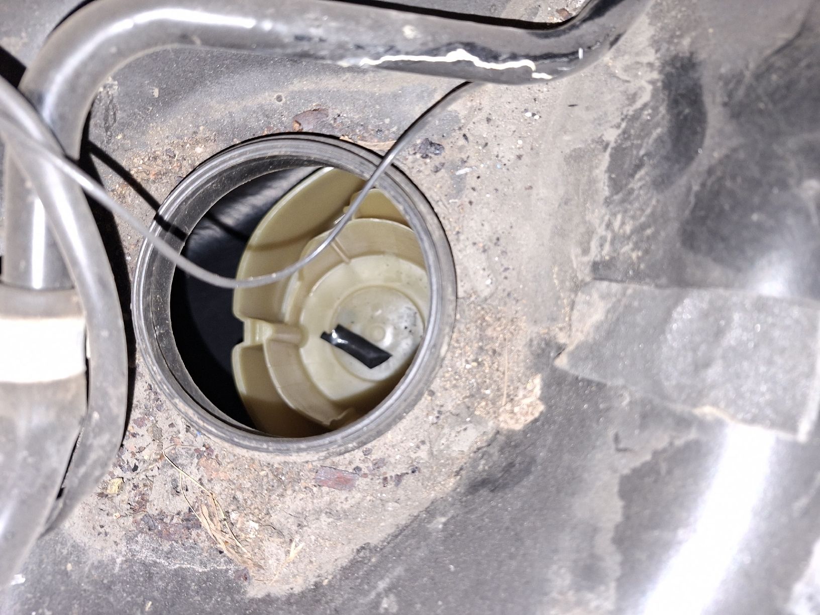 Accessori per altri veicoli: Volvo 850 Benzintank – Usato da Ermensee venduto da volvo-Turbo 1
