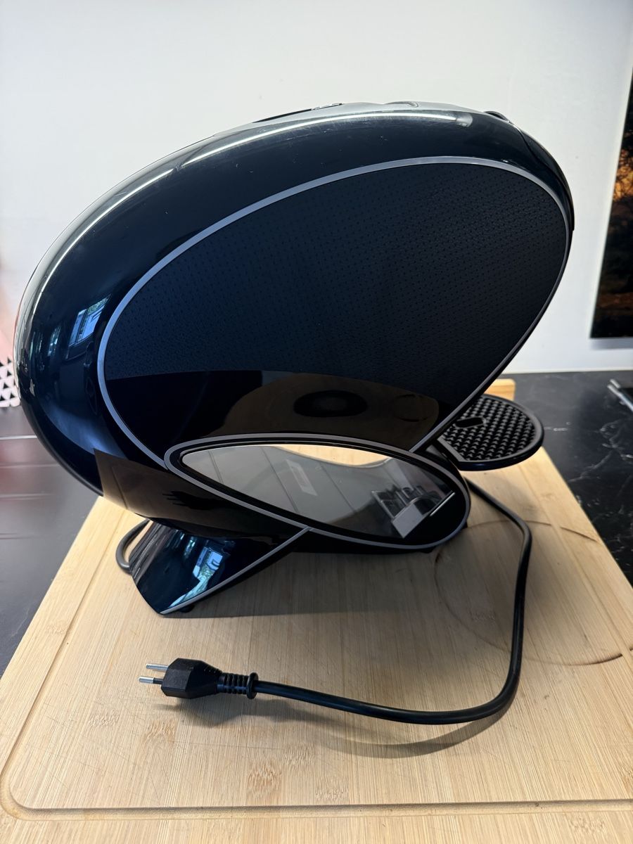 De'Longhi Kaffeemaschinen & Espressomaschinen: Machine Dolce Gusto Delonghi – Neu (gemäss Beschreibung) aus Lausanne von Doudoutze 7