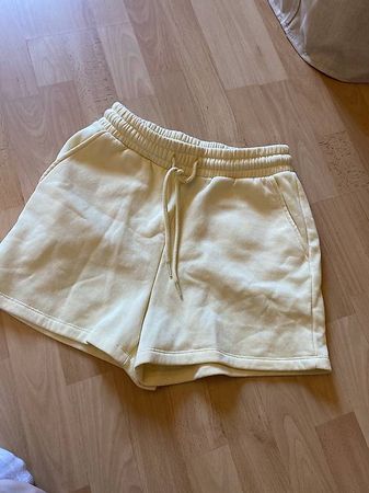 Shorts Butteryellow gelb kurze Hose
