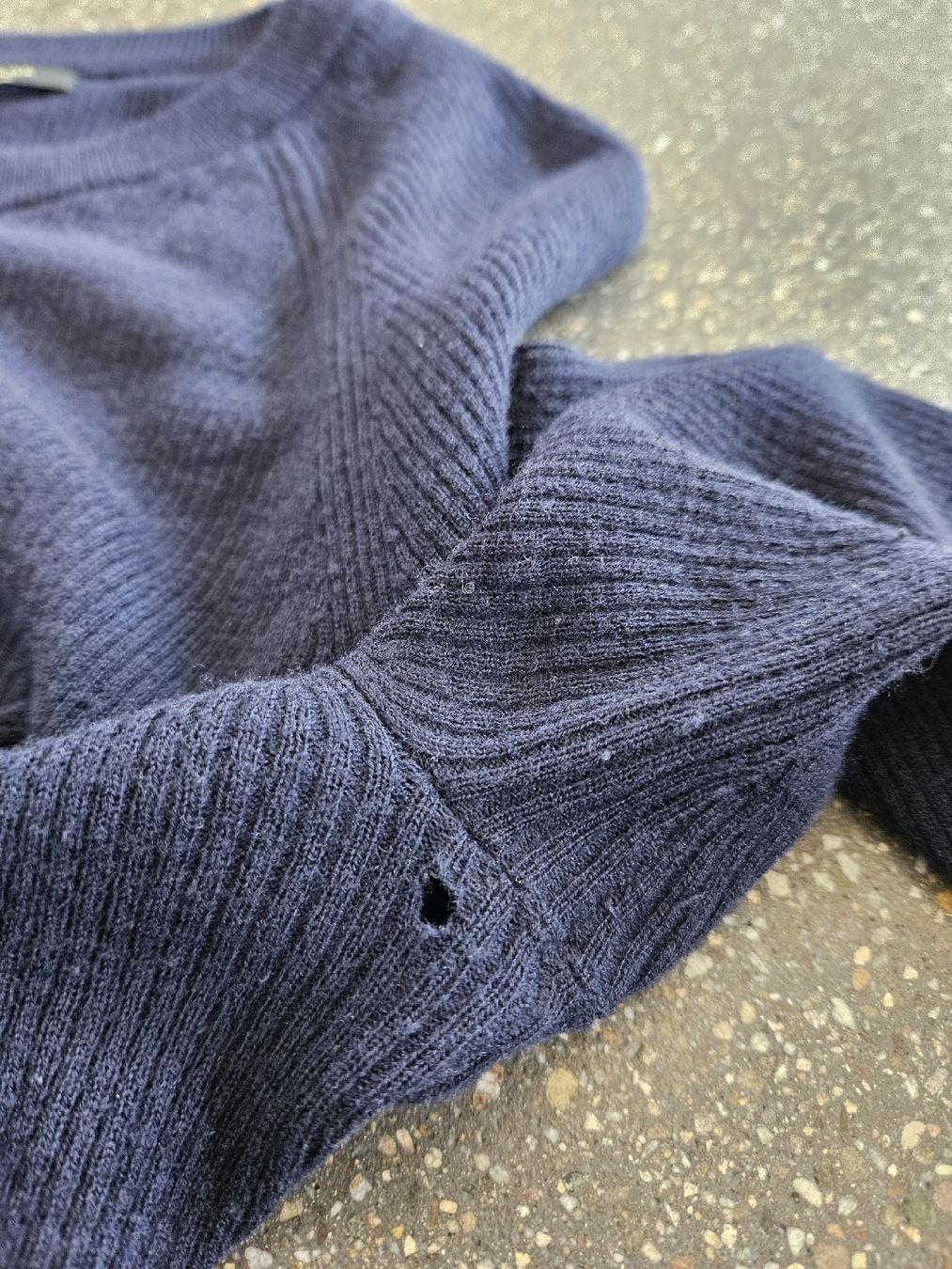 Massimo Dutti Maglioni & Felpe: Massimo Dutti Wollpullover, dunkelblau, Gr. M – Usato da Anwil venduto da tamoos 5