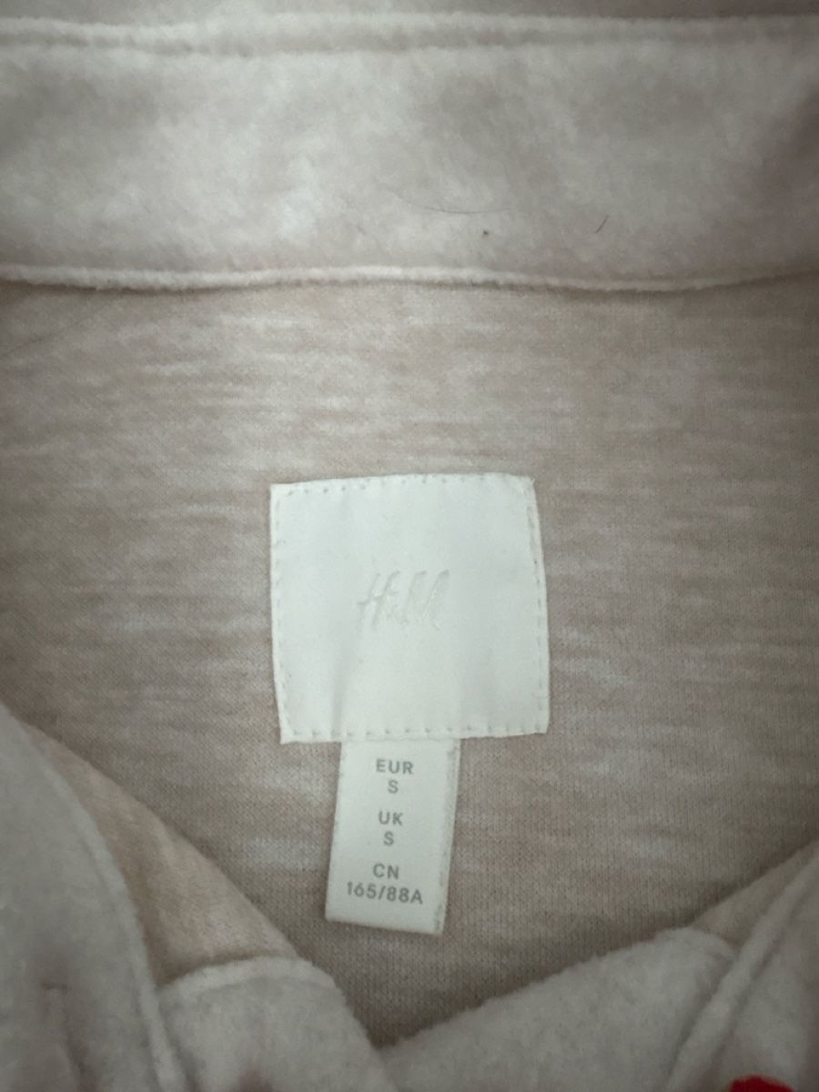 H&M Chemisiers: Sur chemise oversize – D'occasion à lausanne par cat_q9l6 1
