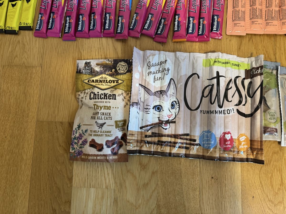 Futter: Grosses Katzenfutter und Snack Konvolut gemischt – Neu (gemäss Beschreibung) aus Zürich von wtpooh 4