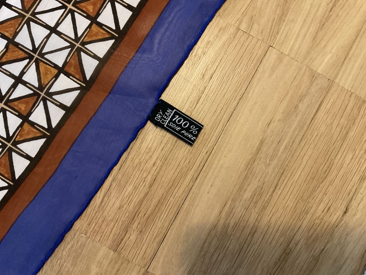Foulards, Tücher & Schals: Foulard en soie Bally – Gebraucht aus Vevey von jasonbelanger 2