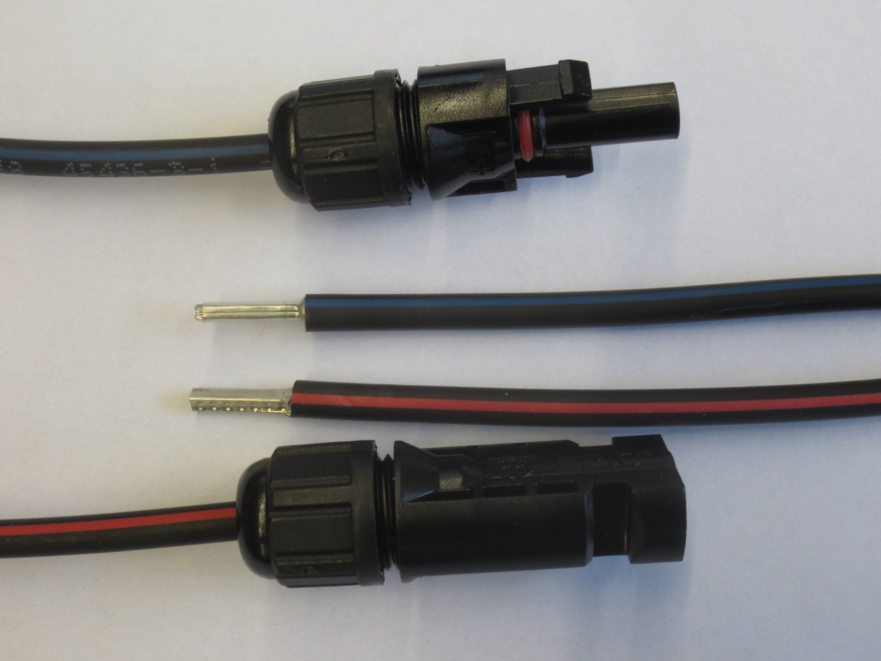 Cavi: 2x 5m Solar Anschlusskabel SET 6mm2 rot+blau MC4 einseitig – Nuovo e nell'imballaggio originale da Sulz LU venduto da Elektrofachverkauf 1