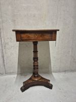 Antiker Beistelltisch Holz mit Schublade gebrauchter Zustand